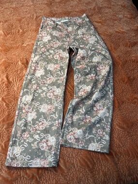 Floral Wide-Leg Pants in Sage and Blush